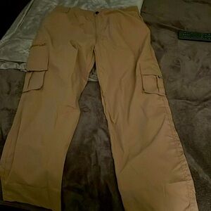NWOT Men's 2XL KHAKI CARGO PANTS
